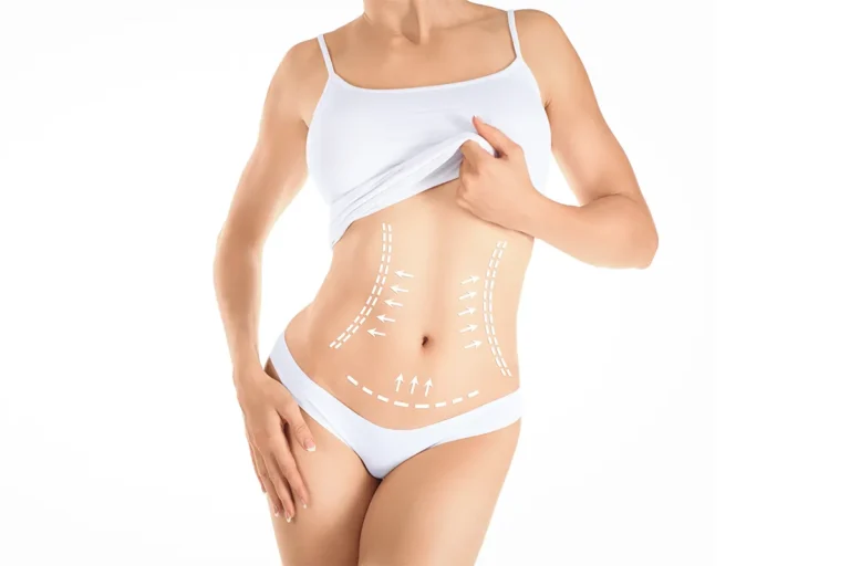 A woman in white undergarments lifts her shirt to reveal her midsection, featuring white dashed lines and arrows that illustrate abdominal tightening.